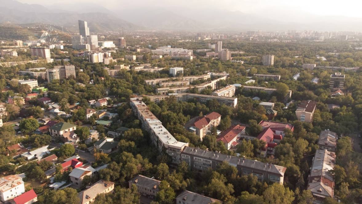 Tour de télévision d'Almaty: Vue panoramique sur la ville