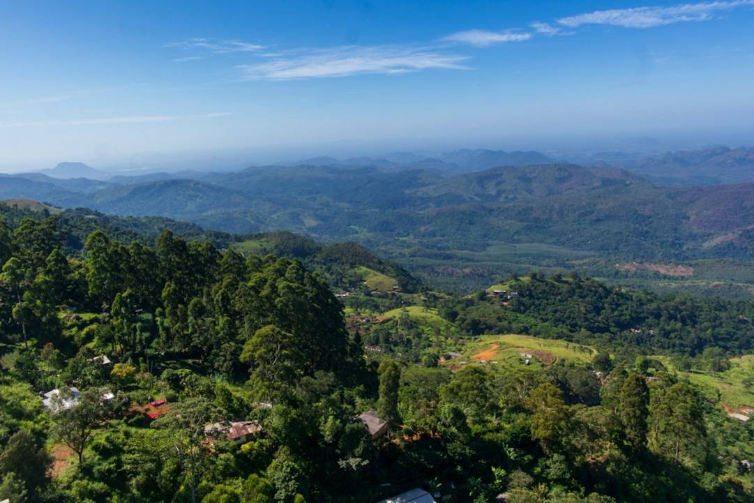 Lanka Ella - Waterfall: Une cascade majestueuse à explorer